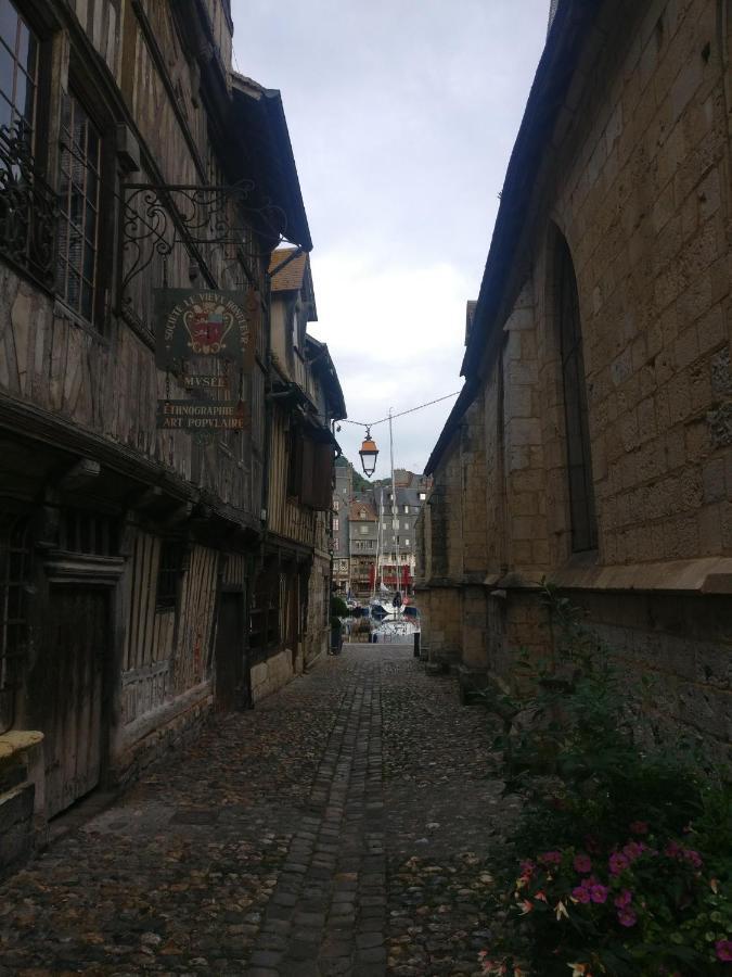 Studio Centre Historique Онфльор Екстериор снимка